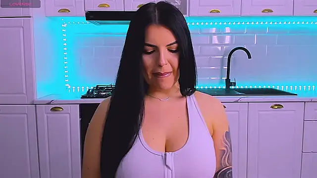 RheaLynn online show from 03/19/26, 09:30