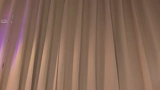 Snapshot of Lovely_queens_ chatting on 10/30/25, 04:19 Lovely queens online show from 10/30/25, 04:19