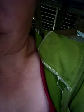 Snapshot of chipu06 chatting on 10/23/25, 09:30 chipu06 online show from 10/23/25, 09:30