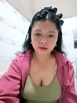 lisa-bae00 online show from 02/09/26, 11:42