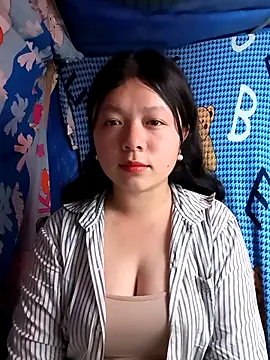 lisa-bae00 online show from 03/18/26, 12:41