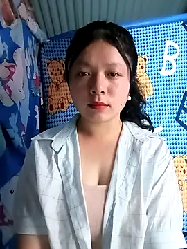 lisa-bae00 online show from 04/04/26, 12:24