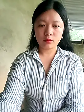 lisa-bae00 online show from 04/19/26, 12:22