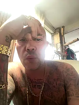 Snapshot of gitanoMad chatting on 10/26/25, 01:17 gitanoMad online show from 10/26/25, 01:17