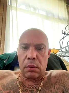 Snapshot of gitanoMad chatting on 11/20/25, 12:49 gitanoMad online show from 11/20/25, 12:49