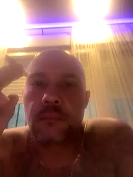 Snapshot of gitanoMad chatting on 11/27/25, 10:34 gitanoMad online show from 11/27/25, 10:34