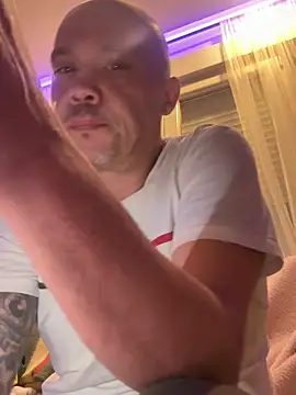 Snapshot of gitanoMad chatting on 02/05/26, 10:25 gitanoMad online show from 02/05/26, 10:25