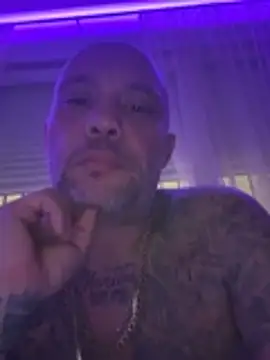 Snapshot of gitanoMad chatting on 02/12/26, 02:06 gitanoMad online show from 02/12/26, 02:06