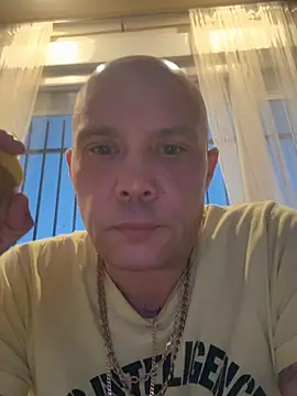 Snapshot of gitanoMad chatting on 02/12/26, 05:19 gitanoMad online show from 02/12/26, 05:19