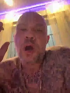 Snapshot of gitanoMad chatting on 02/28/26, 12:11 gitanoMad online show from 02/28/26, 12:11