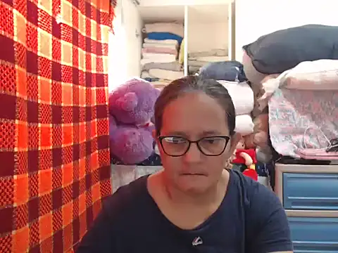 Kinkybela2025 online show from 11/28/25, 11:18