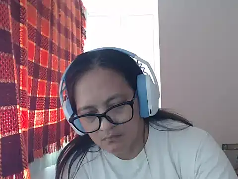 Kinkybela2025 online show from 05/08/26, 01:00