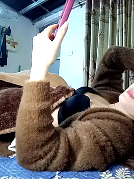 Family-Lovee online show from 12/15/25, 03:44