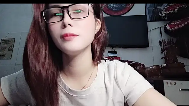 Family-Lovee online show from 04/23/26, 03:36