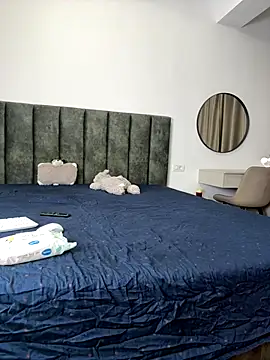 EllaSpark online show from 12/17/25, 07:14