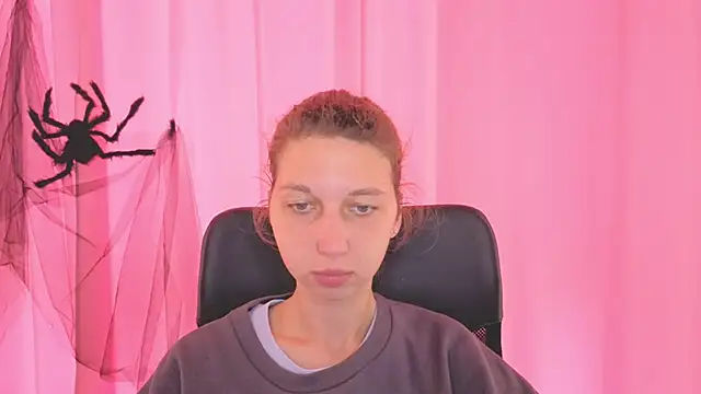 CuteEllii online show from 10/28/25, 10:52