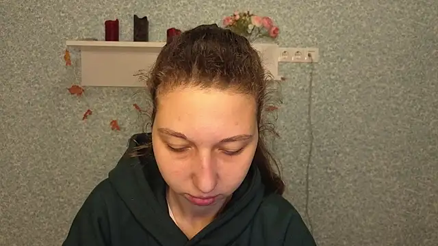 CuteEllii online show from 12/02/25, 05:13