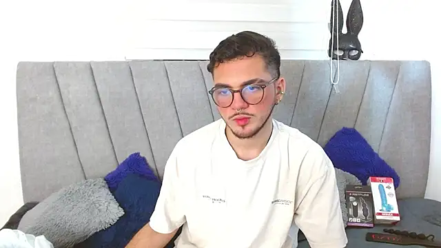 Zac Golden online show from 11/11/25, 03:50