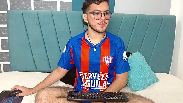 Zac Golden online show from 12/05/25, 12:30