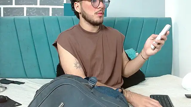 Zac Golden online show from 12/20/25, 12:01