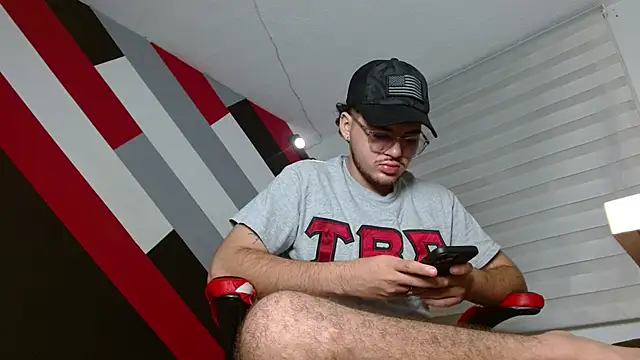 Snapshot of Zac_Golden chatting on 06/19/26, 11:47 Zac Golden online show from 06/19/26, 11:47