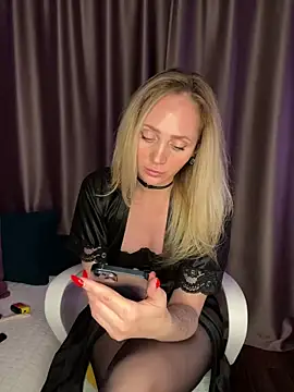 Drink me all up online show from 11/27/25, 10:01