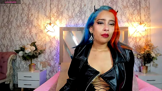 Cristall ravven online show from 10/21/25, 02:18