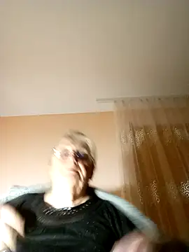 AmyLove353 online show from 11/11/25, 09:15