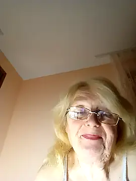 AmyLove353 online show from 11/13/25, 09:25