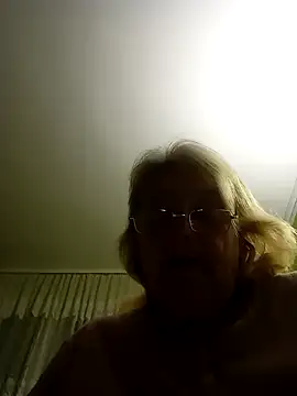 AmyLove353 online show from 12/18/25, 04:07