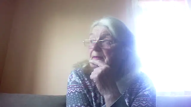 AmyLove353 online show from 04/25/26, 05:32