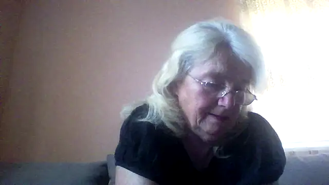 AmyLove353 online show from 06/11/26, 03:26