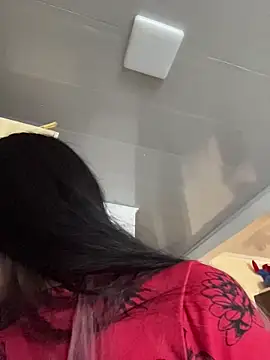 Violeet-Smith online show from 12/19/25, 05:42