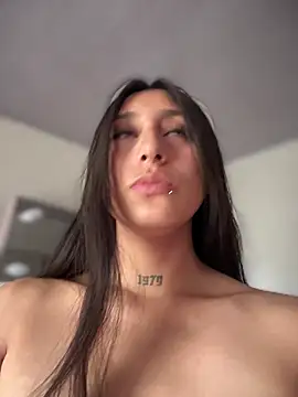 Violeet-Smith online show from 03/17/26, 04:32