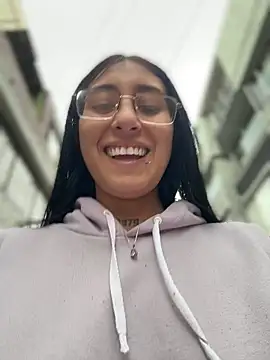 Violeet-Smith online show from 04/19/26, 04:28