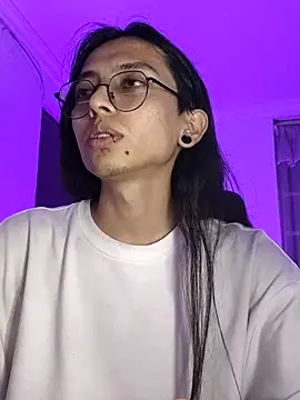 Snapshot of _Astrea_ chatting on 02/05/26, 08:24 Astrea online show from 02/05/26, 08:24