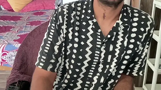 Snapshot of MakeMeAwareAah chatting on 10/26/25, 04:40 MakeMeAwareAah online show from 10/26/25, 04:40