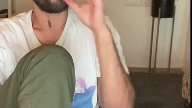 Snapshot of MakeMeAwareAah chatting on 12/01/25, 01:27 MakeMeAwareAah online show from 12/01/25, 01:27