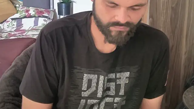 MakeMeAwareAah online show from 04/12/26, 05:45