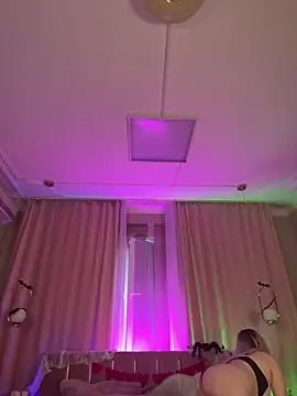 Snapshot of HugeBoobsAlice chatting on 11/01/25, 01:57 HugeBoobsAlice online show from 11/01/25, 01:57