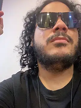 DemienMdivani online show from 11/30/25, 12:58