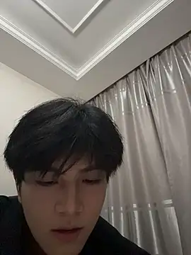 Snapshot of xiaofan777 chatting on 11/08/25, 09:09 xiaofan777 online show from 11/08/25, 09:09