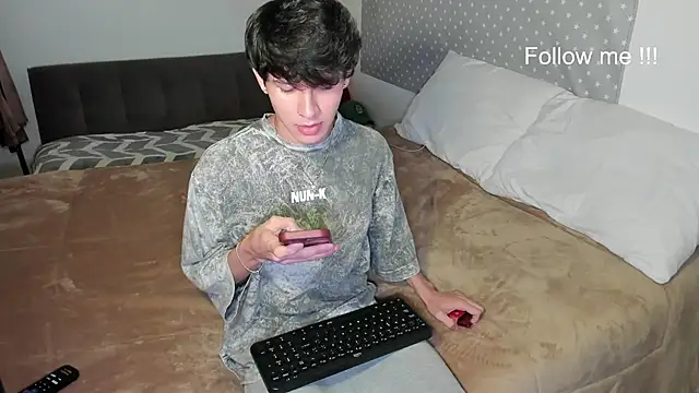 Snapshot of Will_starr chatting on 05/27/26, 03:58 Will starr online show from 05/27/26, 03:58
