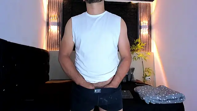 Snapshot of Ytria_1 chatting on 10/29/25, 02:19 Ytria 1 online show from 10/29/25, 02:19