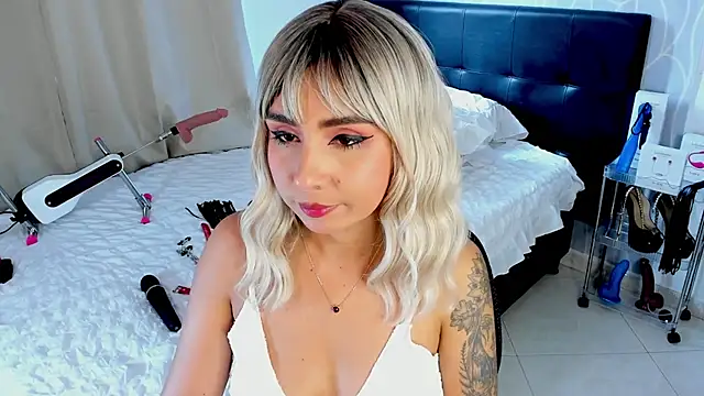 Emilyvalk  online show from 02/03/26, 06:13