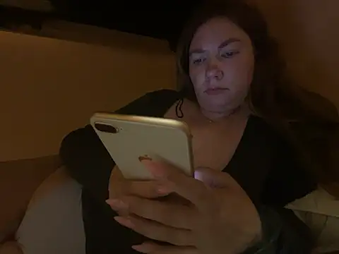 Snapshot of Kiti_hot_baby chatting on 07/19/26, 03:16 Kiti hot baby online show from 07/19/26, 03:16