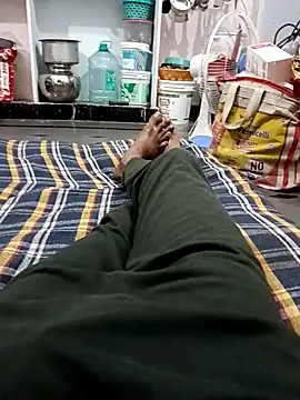 Snapshot of naveen_3222 chatting on 10/26/25, 06:47 naveen 3222 online show from 10/26/25, 06:47