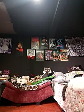 Snapshot of Isis_Bathory chatting on 10/24/25, 04:03 Isis Bathory online show from 10/24/25, 04:03