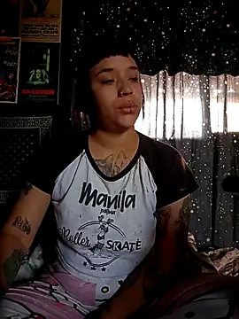 Snapshot of Isis_Bathory chatting on 11/25/25, 12:27 Isis Bathory online show from 11/25/25, 12:27