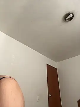 Selena Roa online show from 11/22/25, 04:17